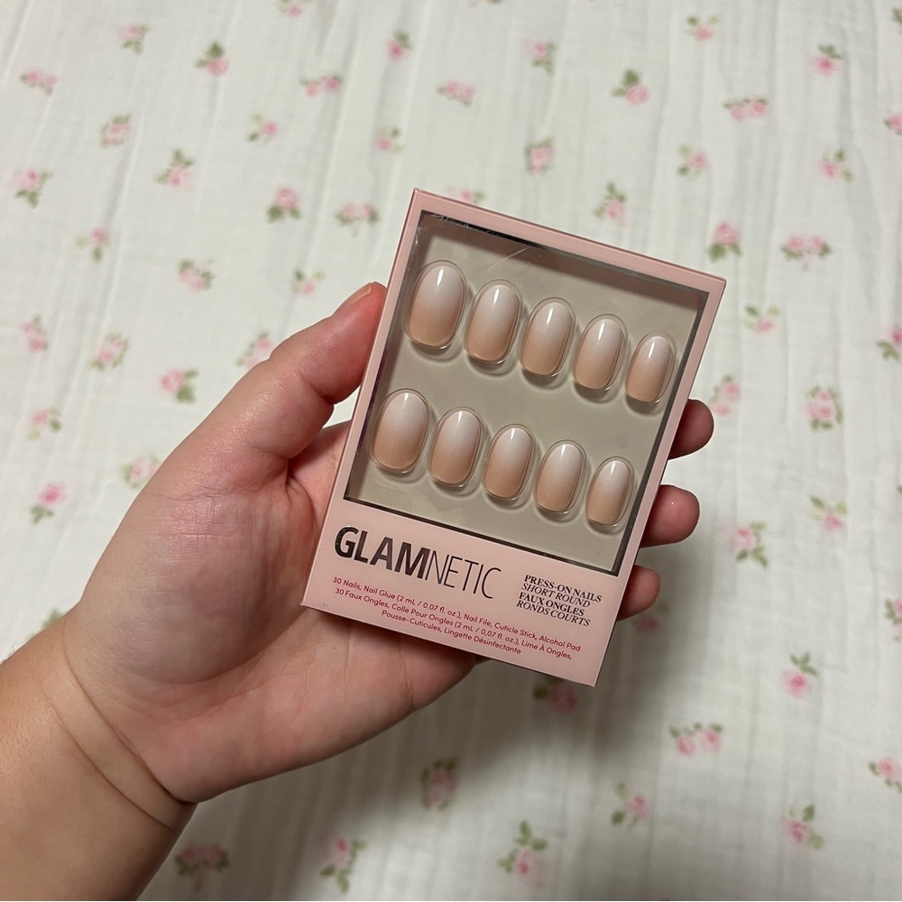 GLAMnetic Nude/white ombré  Press-On Nails - Natural Pink Almond Set